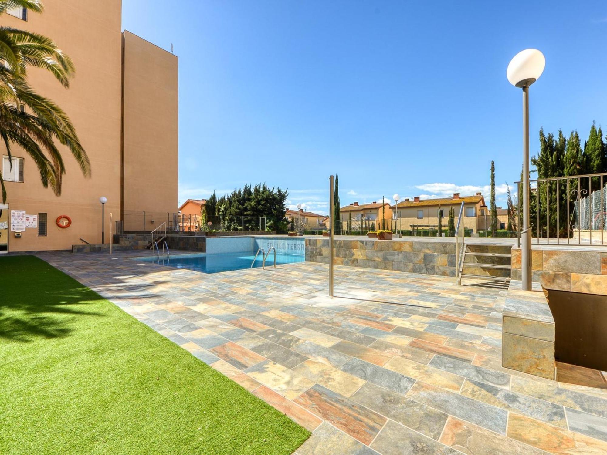 In With Swimming Pool Appartement Roses